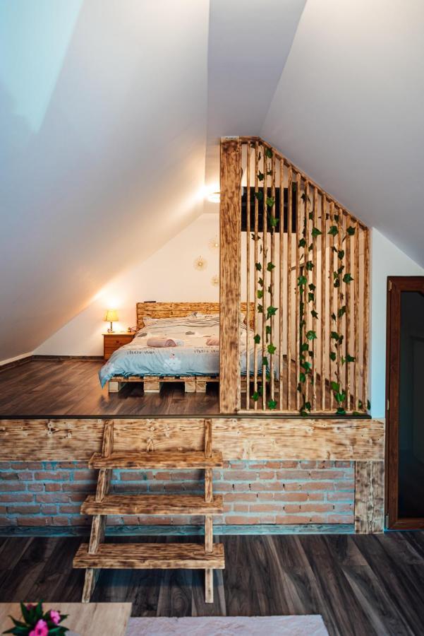 Отель Casa Sara Турда Экстерьер фото